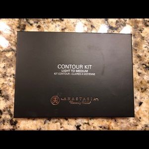 Anastasia Beverly Hills contour kit